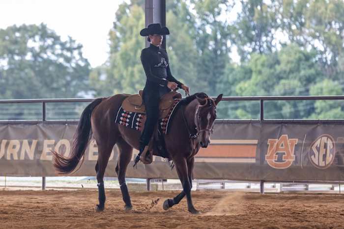Alexia Tordoff of Auburn Equestrian